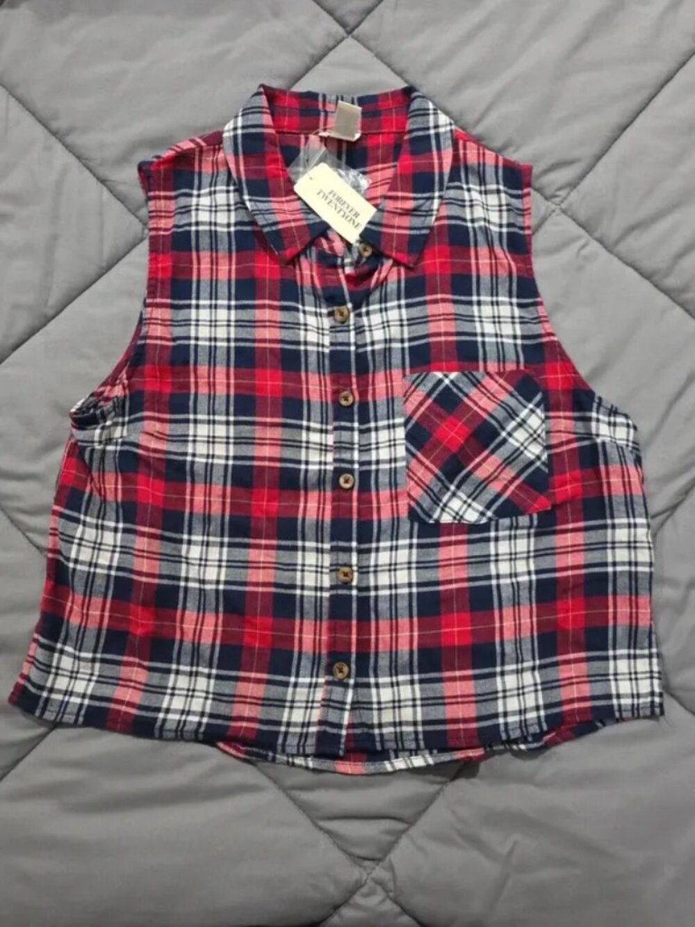 New with tags Forever 21 Women's sz Medium Plaid Button Down Crop Top
